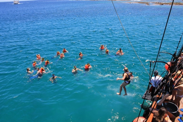 Saltando desde el barco
